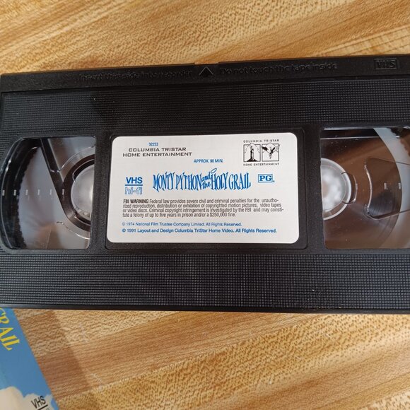 Monty Python and the Holy Grail 1975 VHS Terry Gilliam Jones British Comedy VTG - Picture 7 of 7